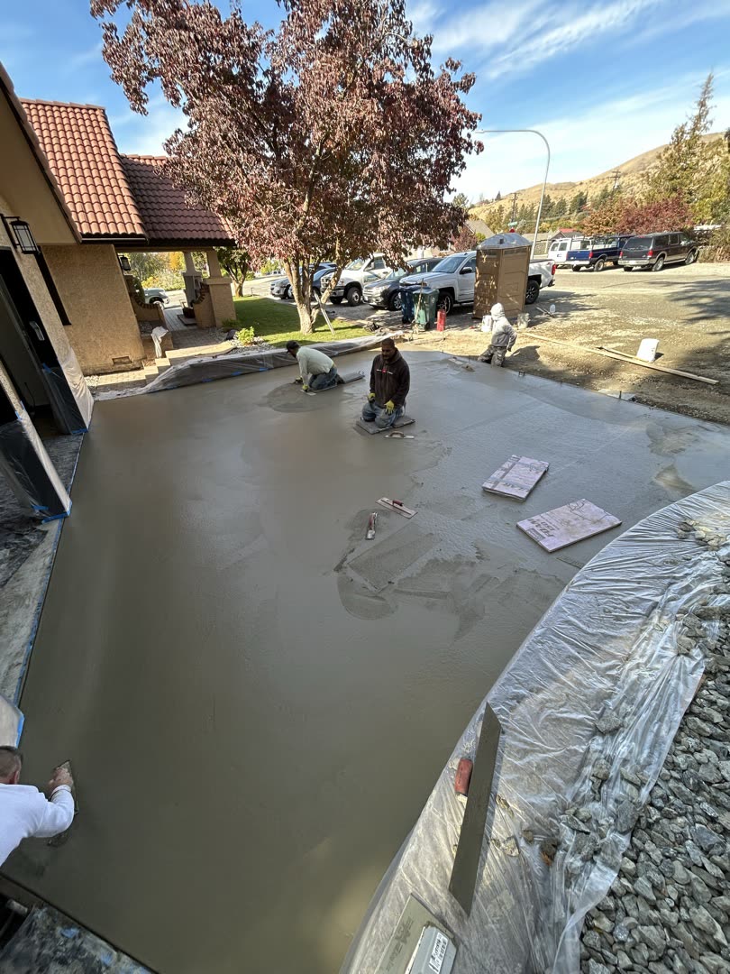 Stamped decorative concrete with stone pattern and warm color